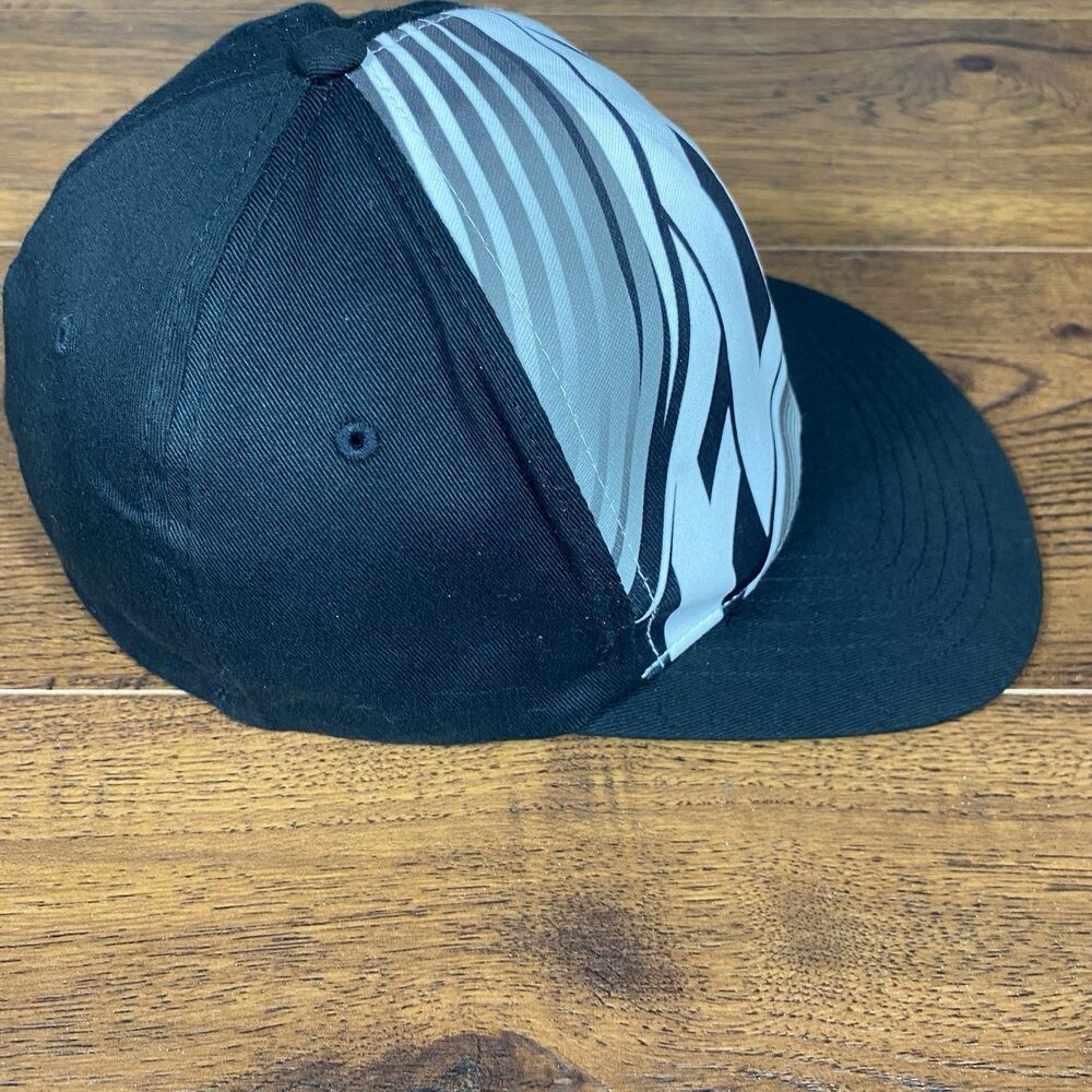 Fox Racing Campaign Flexfit Hat Black Fitted Cap Team Logo Hat Size S/M NWT New - Picture 4 of 10